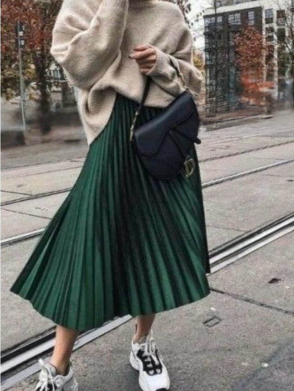 Banana Republic Green Pleated Midi Skirt - Stylish Everyday Wear